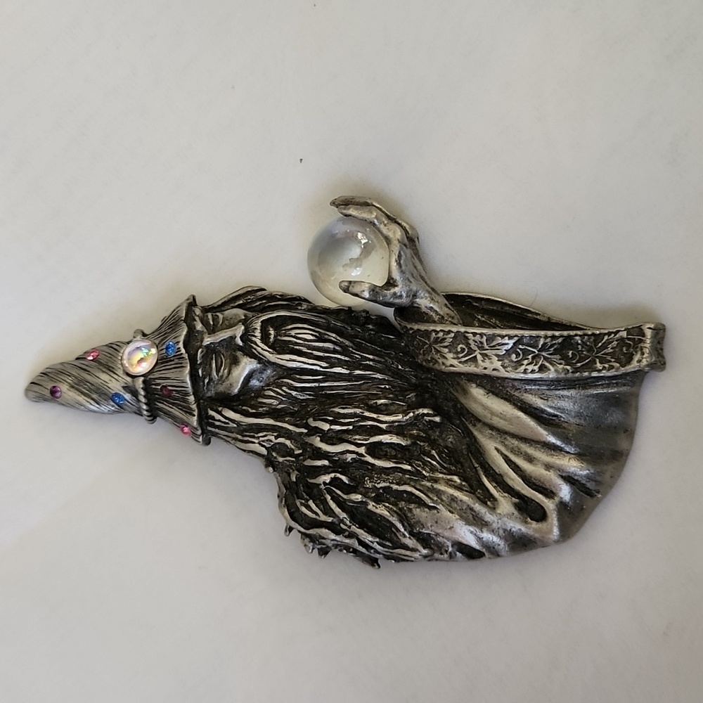 FABULOUS PRE-OWNED PEWTERTONE JJ WIZARD PIN